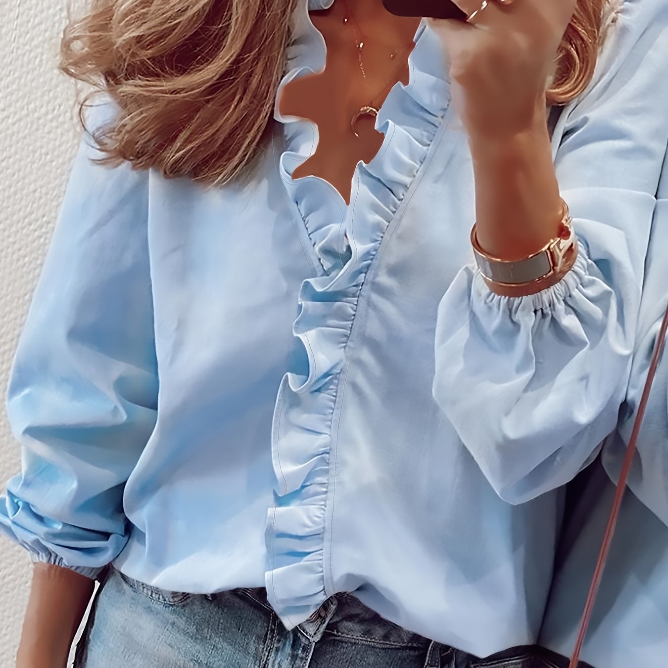 Angeline – V-Neck Blouse with Ruffles for an Elegant Style